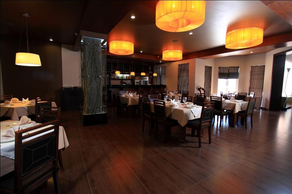 Grand M Hotel Navoï Extérieur photo
