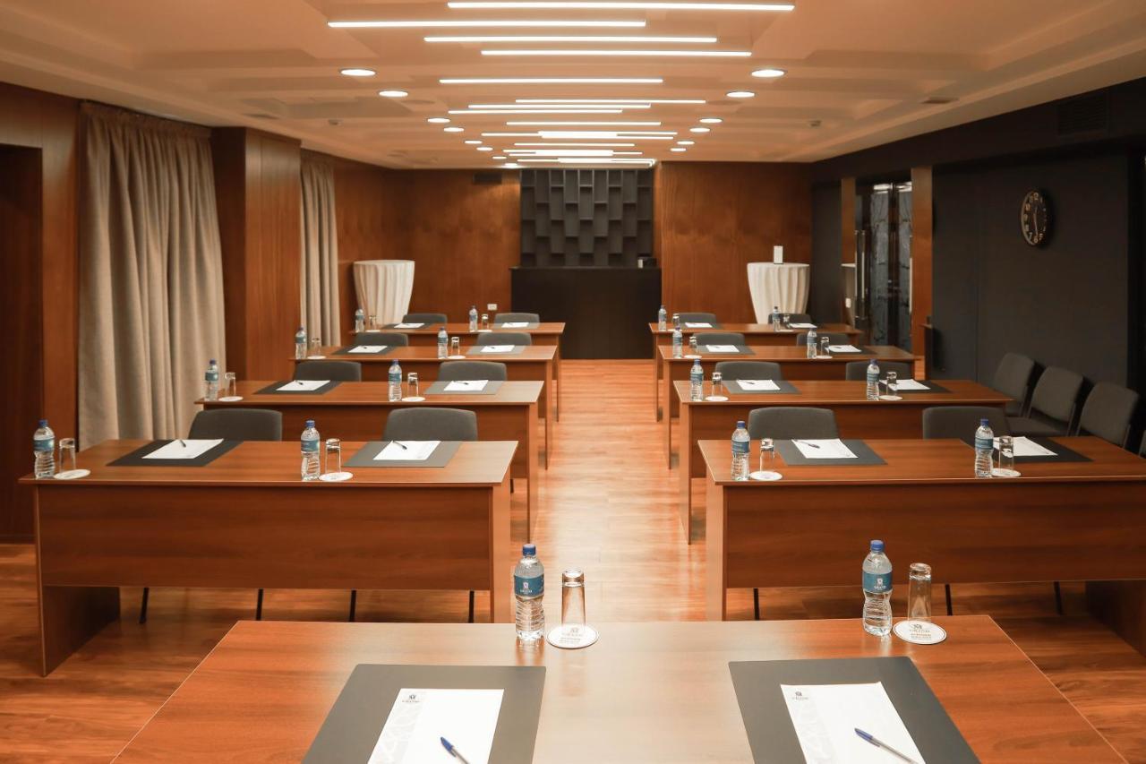Grand M Hotel Navoï Extérieur photo
