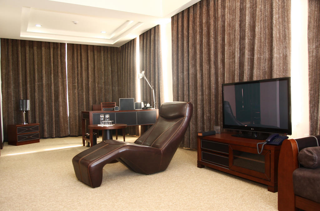 Grand M Hotel Navoï Chambre photo