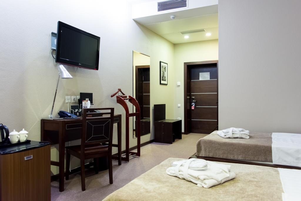 Grand M Hotel Navoï Extérieur photo