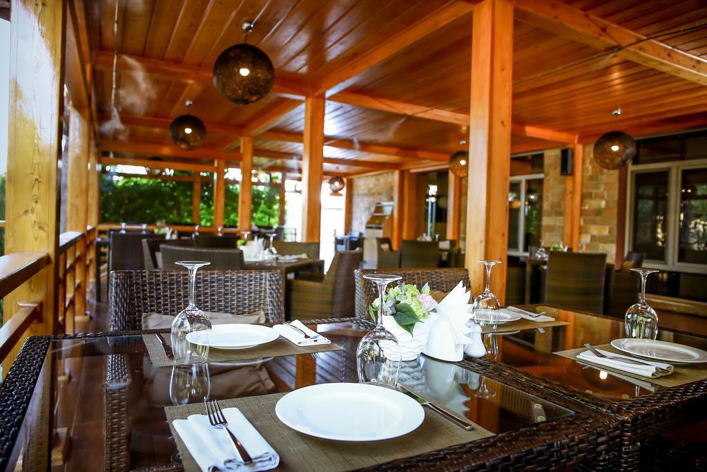 Grand M Hotel Navoï Extérieur photo